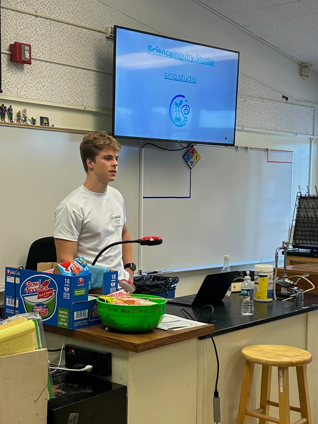 Presenting Science Inquiry Studio in a science classroom